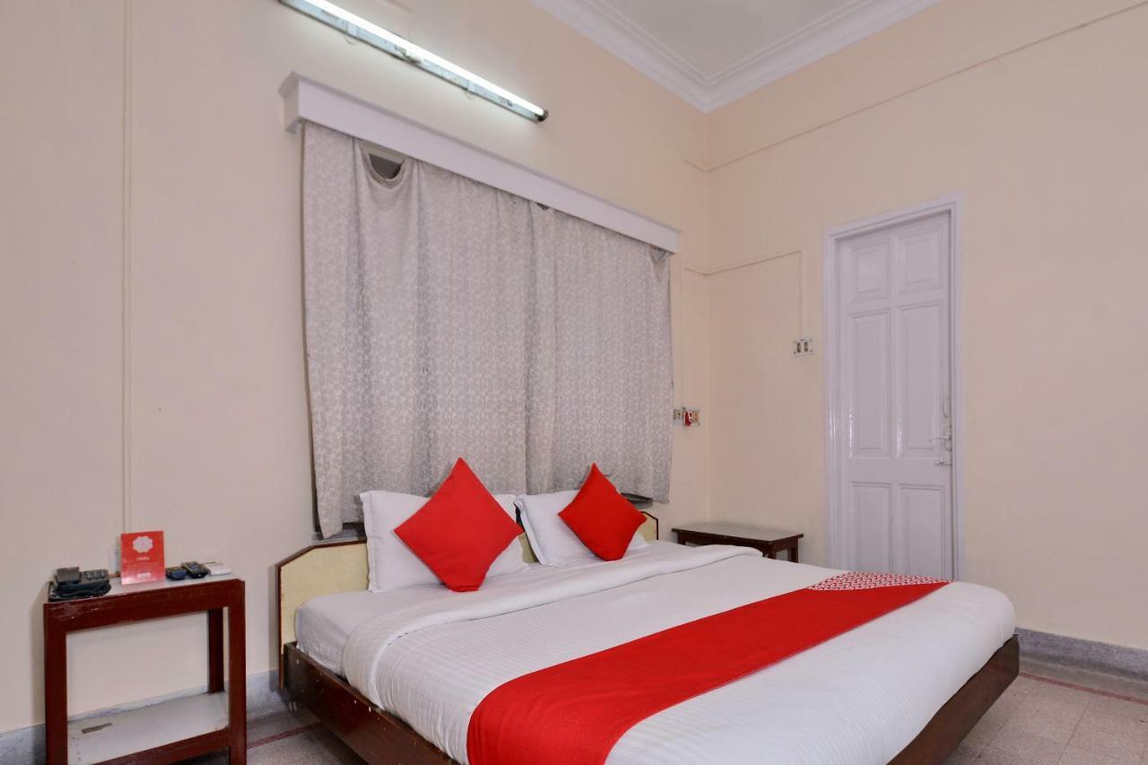 Oyo 10826 Sona Guest House Колката Екстериор снимка